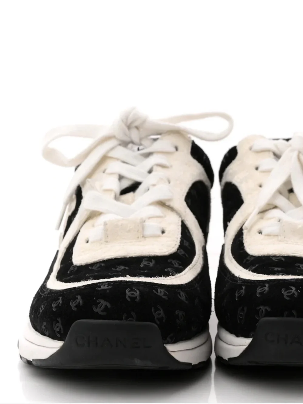 CHANEL Suede Calfskin Black and White CC Logo Sneakers Sz 8 1/2 EU 39
